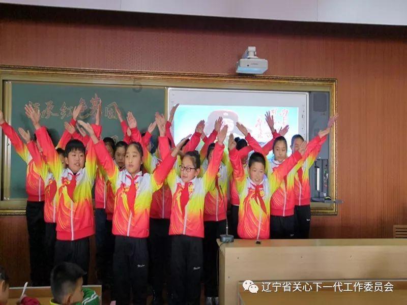 救援男孩与狗